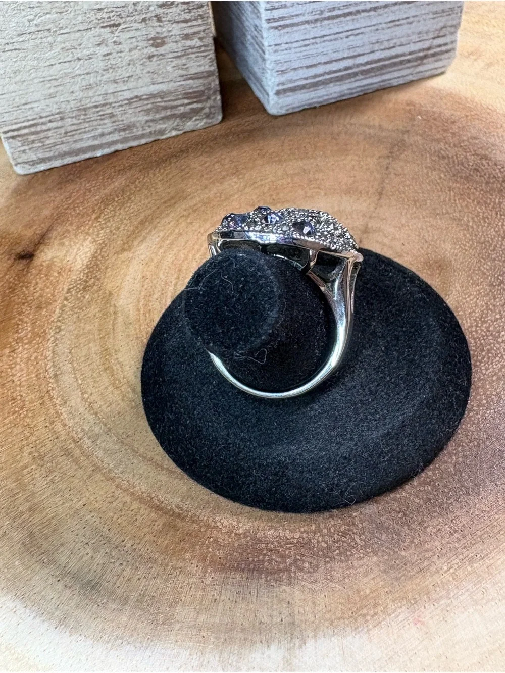Vintage-Inspired Silver Floral Statement Ring - Silver